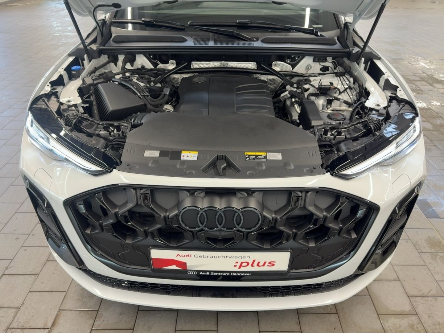 Bild über Audi Q5 Sportback TDI quattro 150 kW S tronic - für weitere Informationen kontaktieren Sie den Audi Partner