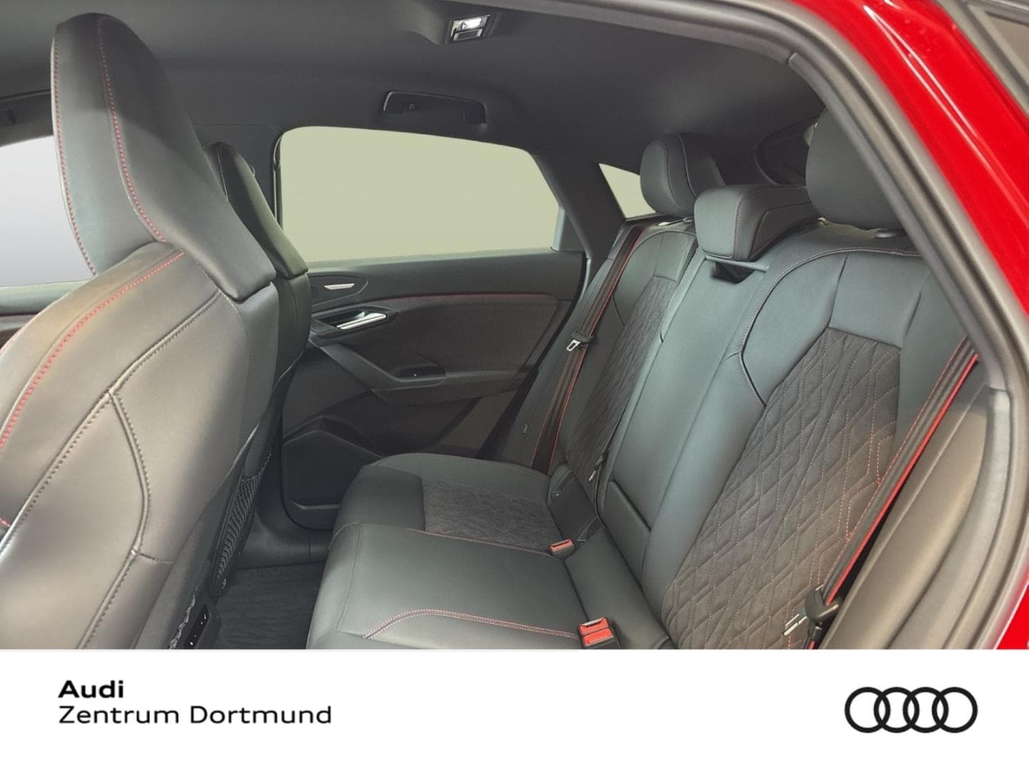 Bild über Audi Q6 Sportback e-tron e-tron performance - für weitere Informationen kontaktieren Sie den Audi Partner