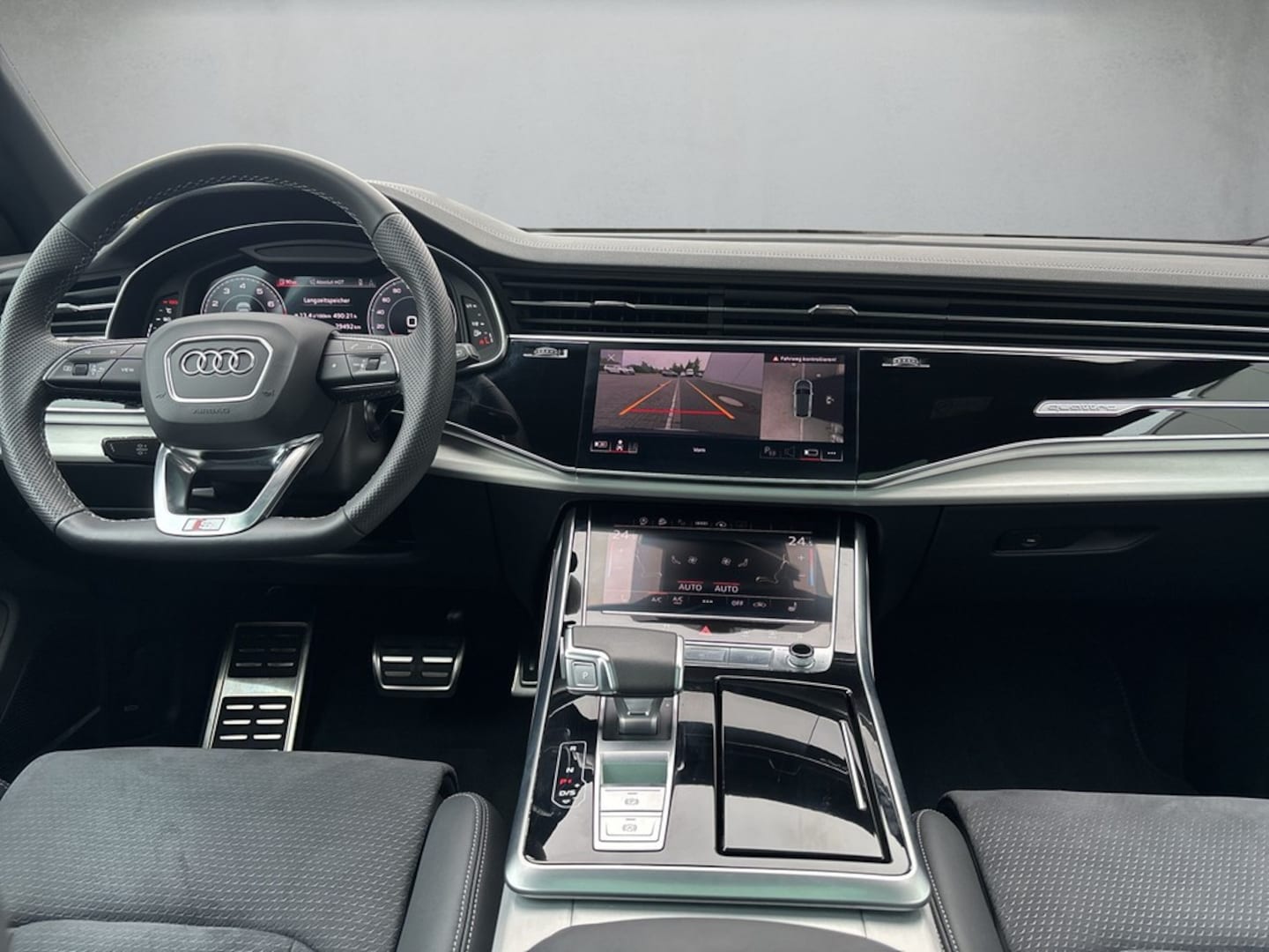 Bild über Audi Q8 SUV 55 TFSI quattro tiptronic - für weitere Informationen kontaktieren Sie den Audi Partner
