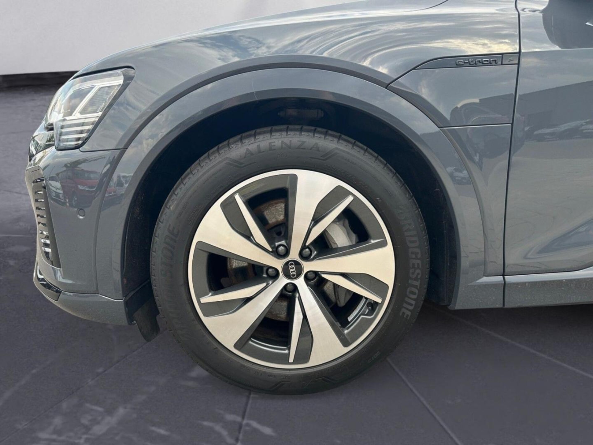 Audi Q8 e-tron S line
