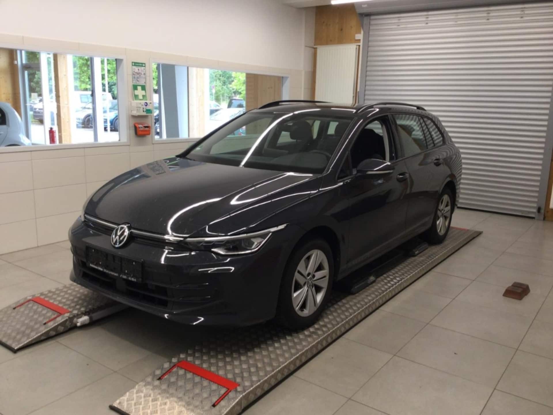 Volkswagen Golf Variant Life