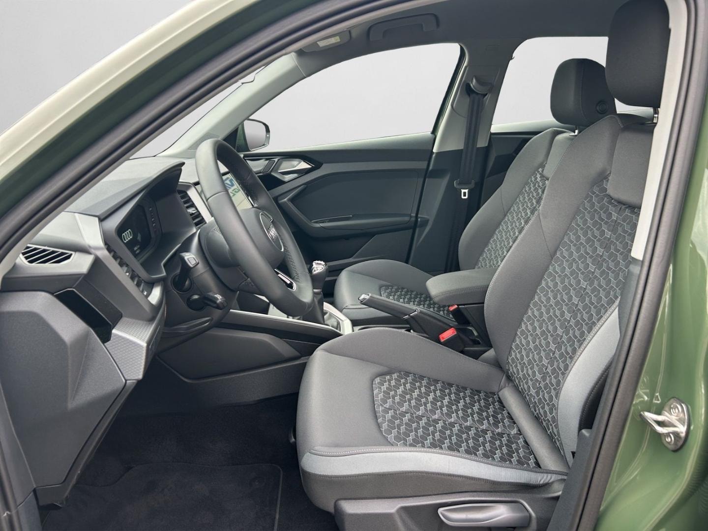 Bild über Audi A1 Sportback advanced 30 TFSI Schaltgetriebe - für weitere Informationen kontaktieren Sie den Audi Partner