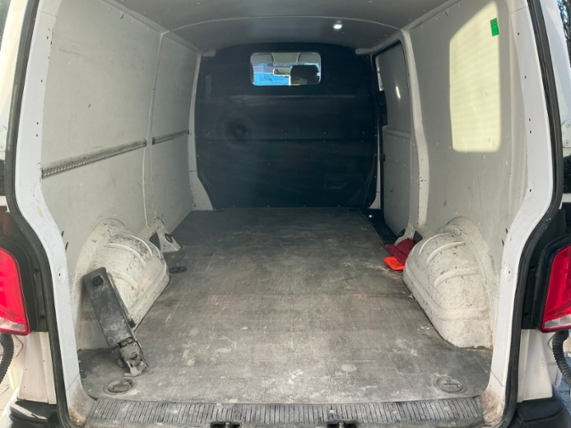 Volkswagen T6.1 Transporter Kasten langer Radstand