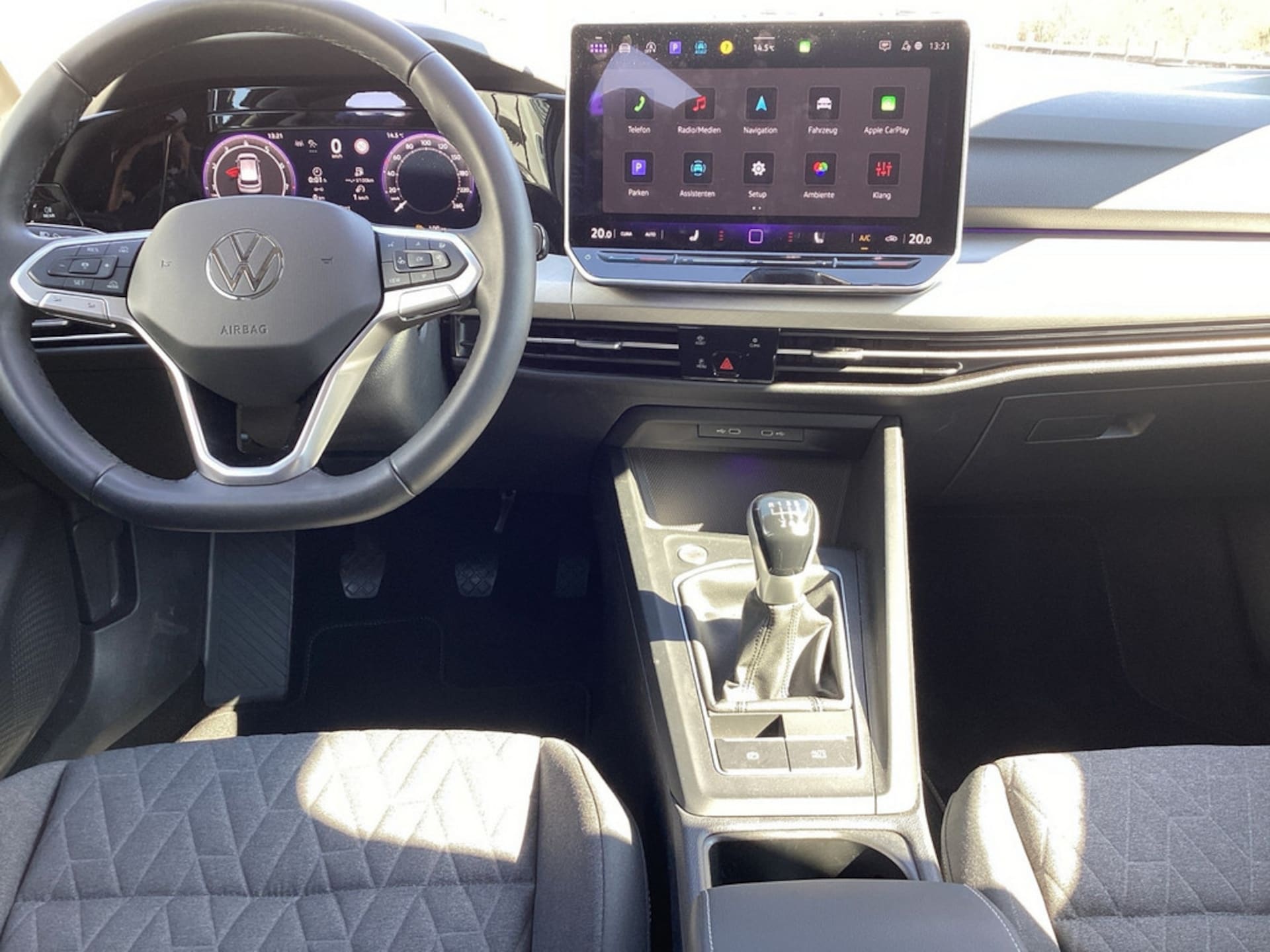 Volkswagen Golf Life