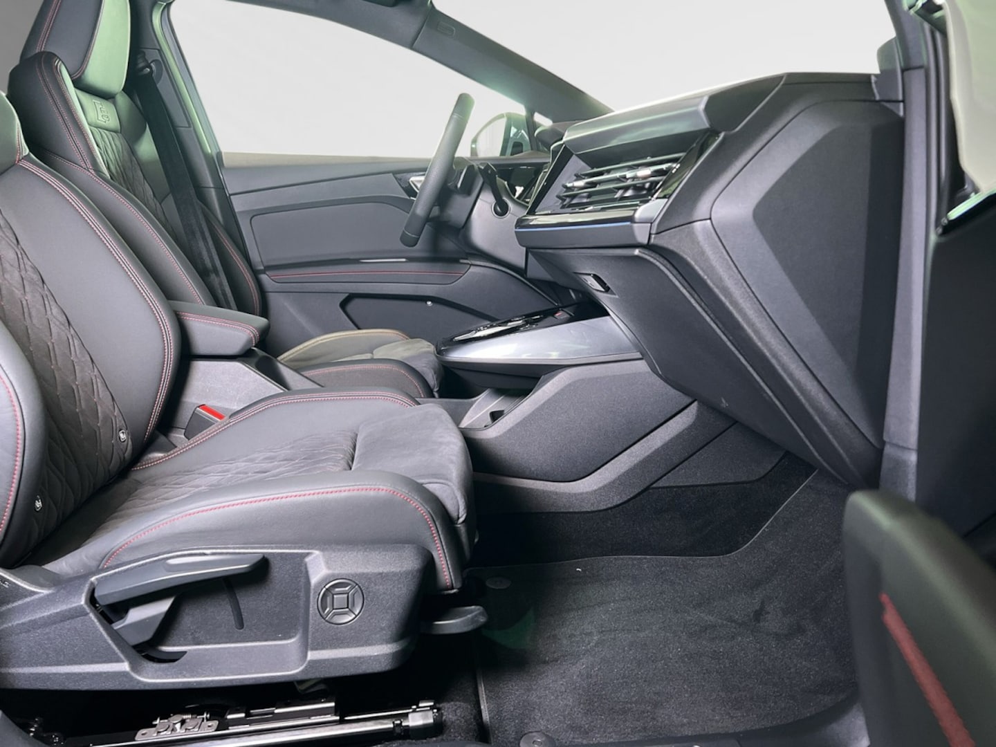 Bild über Audi Q4 e-tron 45 e-tron quattro - für weitere Informationen kontaktieren Sie den Audi Partner