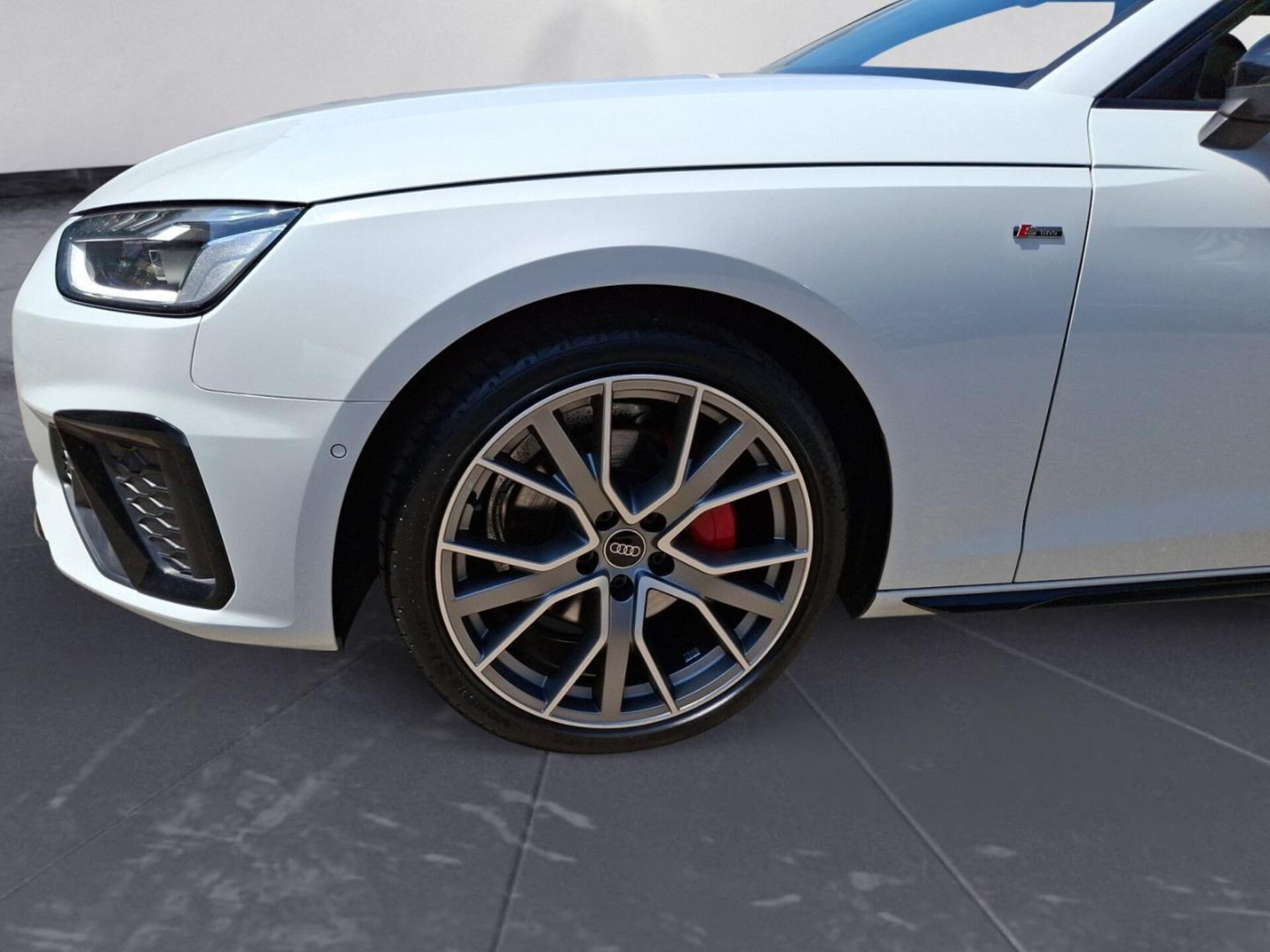 Audi A4 Avant S line