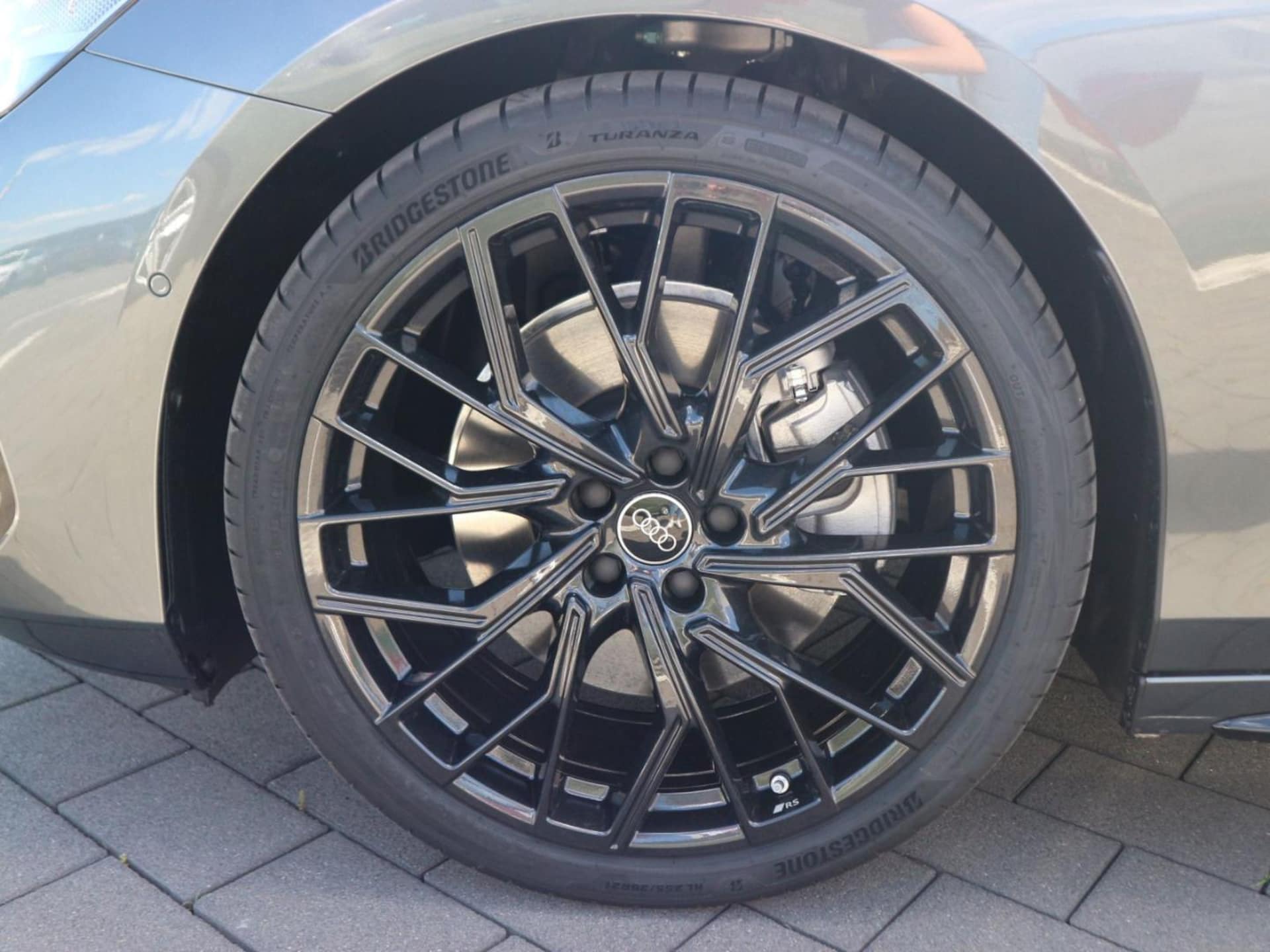 Audi A6 Avant edition one