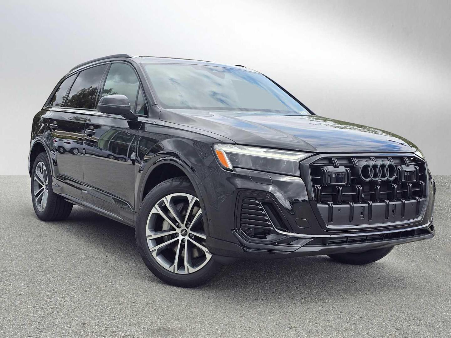 2026 Audi Q7 45 Premium quattro Tiptronic's photo