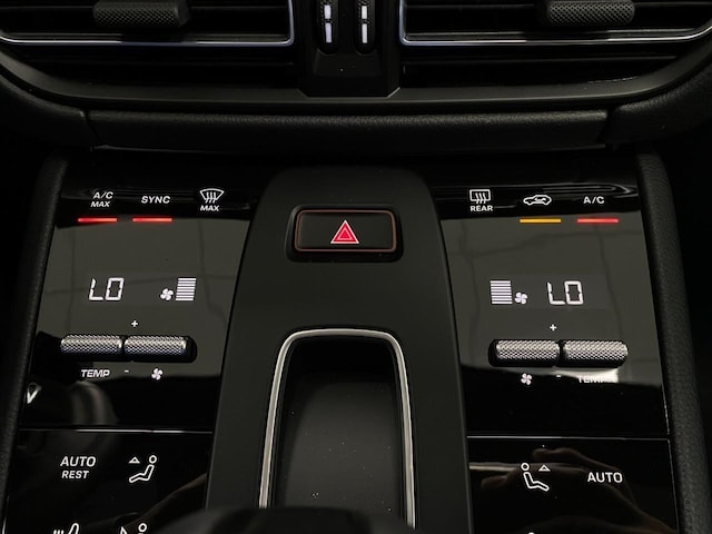 2026 Porsche Macan Base - Photo 62