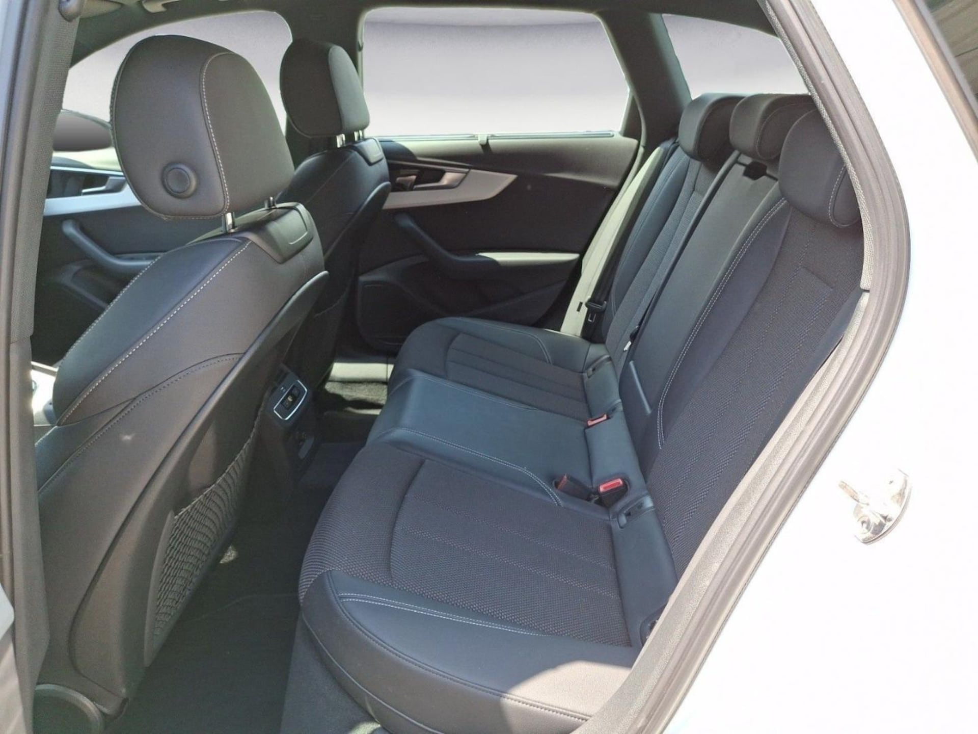 Audi A4 Avant S line