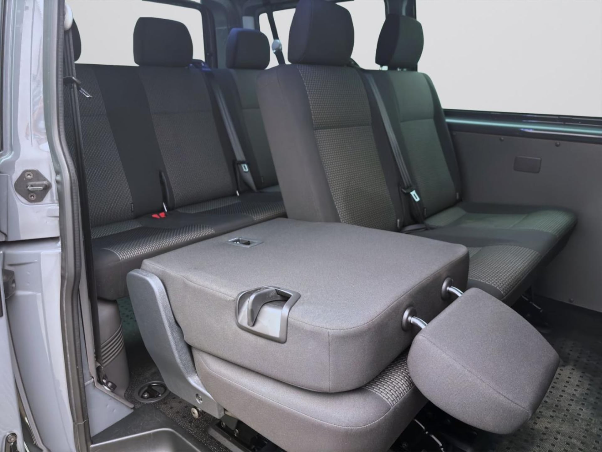 Volkswagen T6.1 Transporter Kombi kurzer Radstand