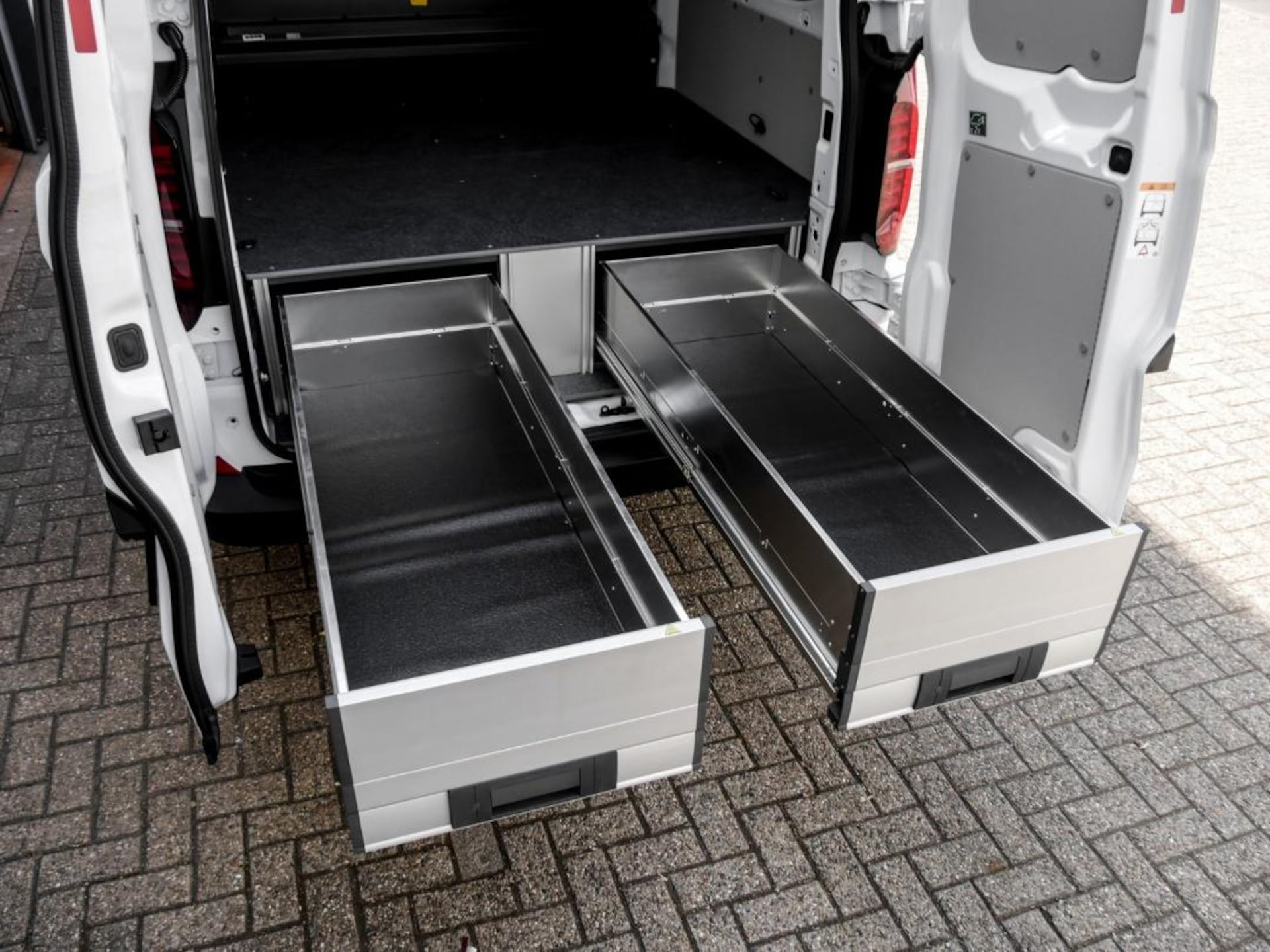 Volkswagen Transporter Kasten langer Radstand Plus