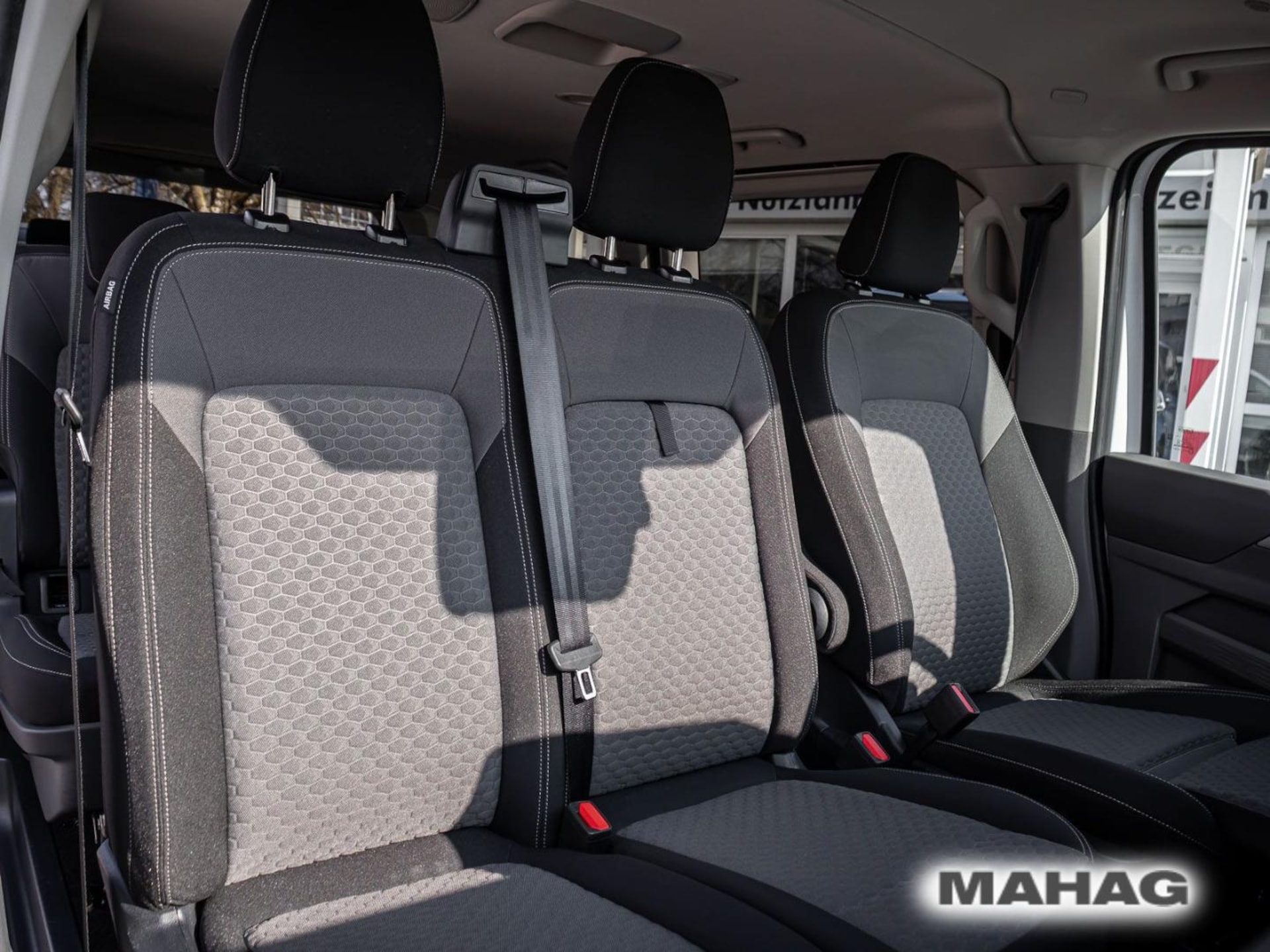 Volkswagen Caravelle Life