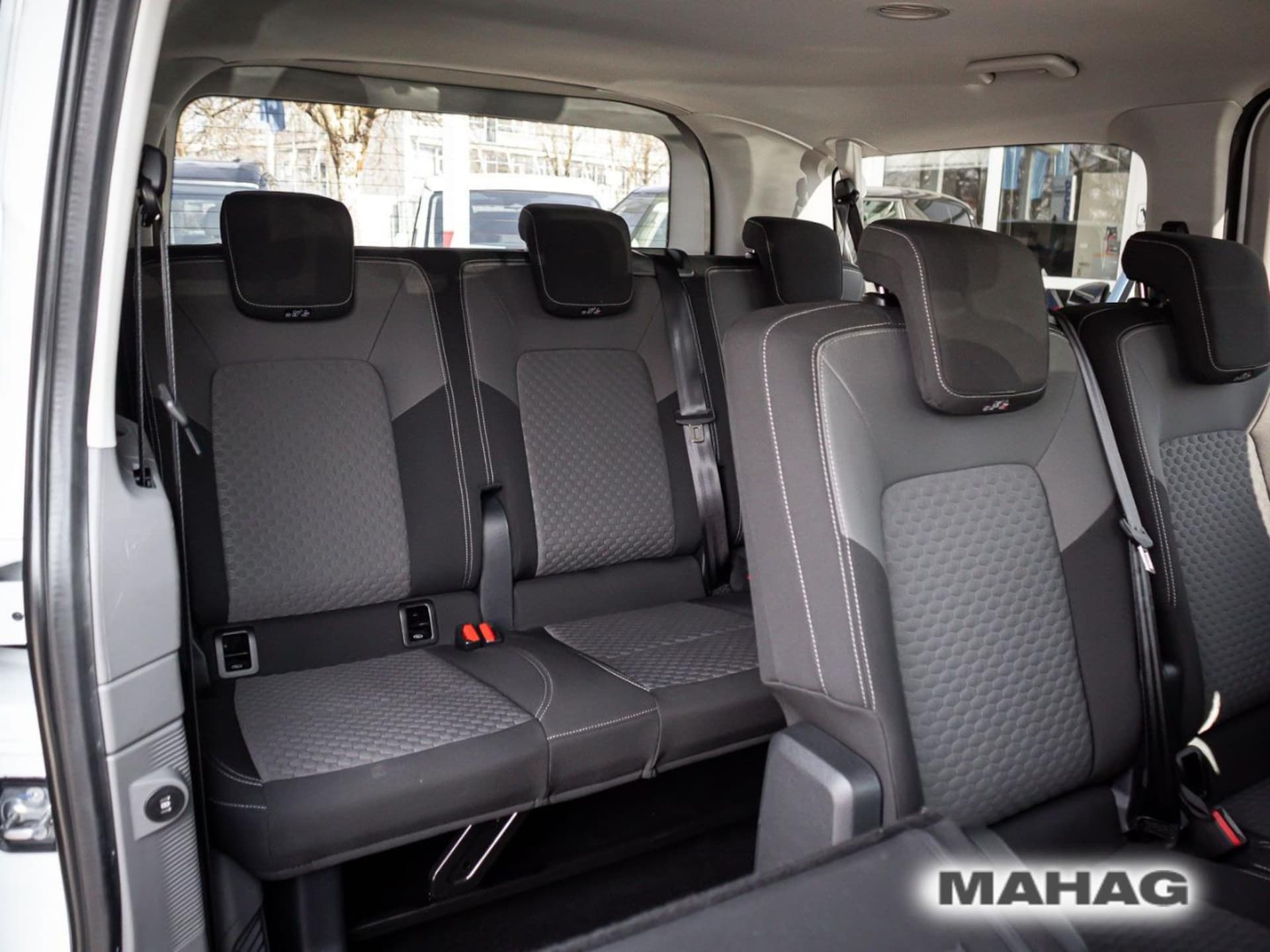 Volkswagen Caravelle Life