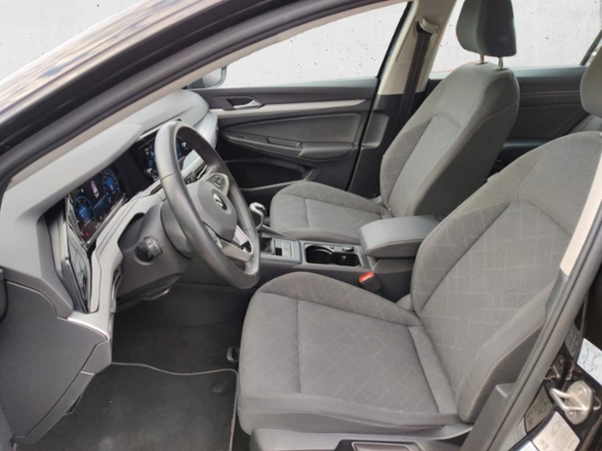 Volkswagen Golf Variant Life