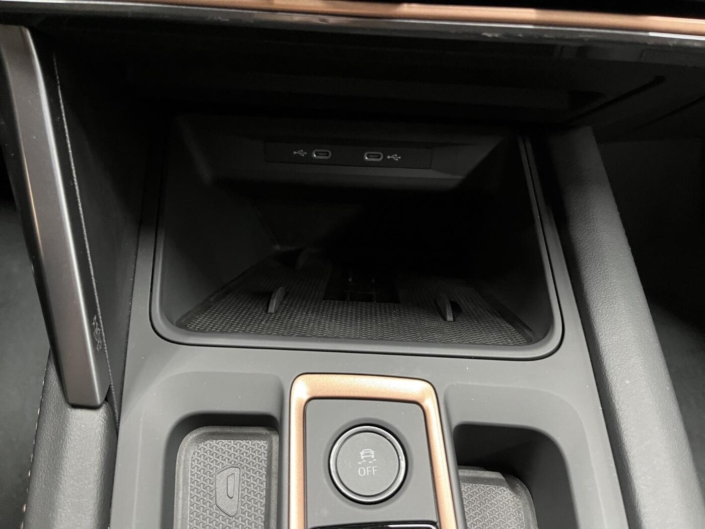 CUPRA Leon León 1.5 eTSI DSG 110 kW (150 CV) — photo 13