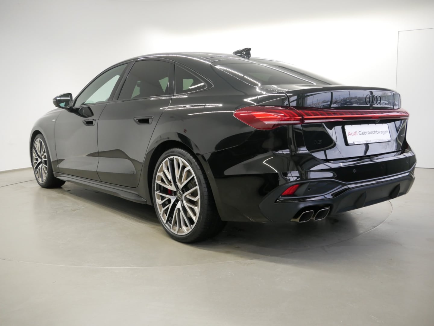 Bild über Audi A5 Limousine TDI quattro 150 kW S tronic - für weitere Informationen kontaktieren Sie den Audi Partner
