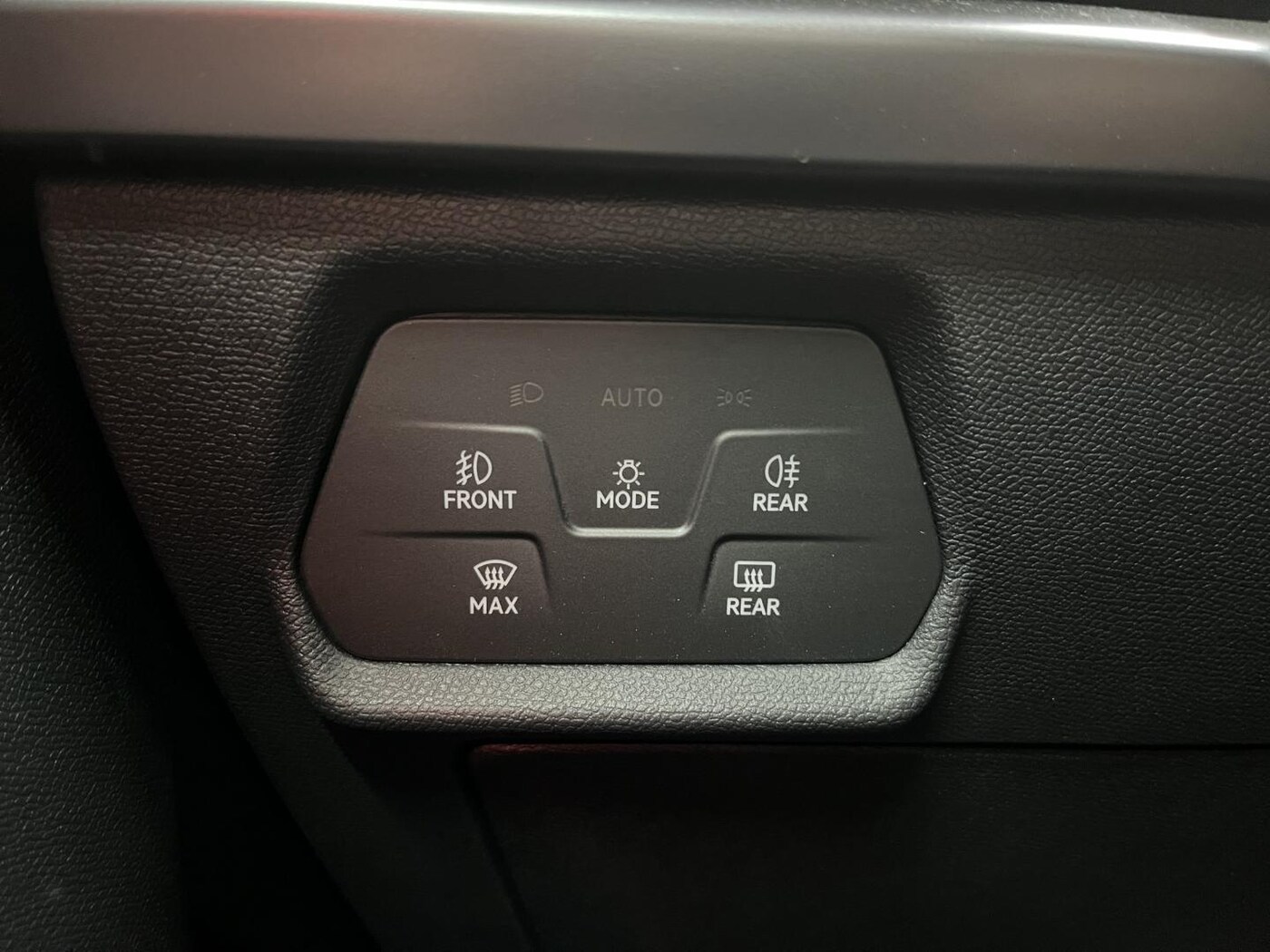 CUPRA Leon León 1.5 eTSI DSG 110 kW (150 CV) — photo 17