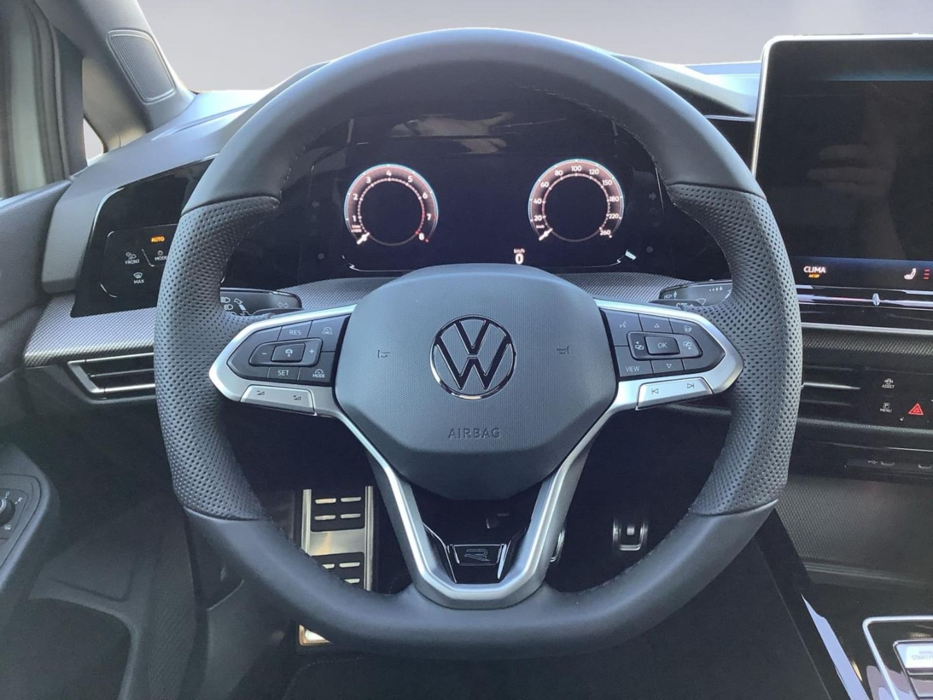 Volkswagen Golf R-Line