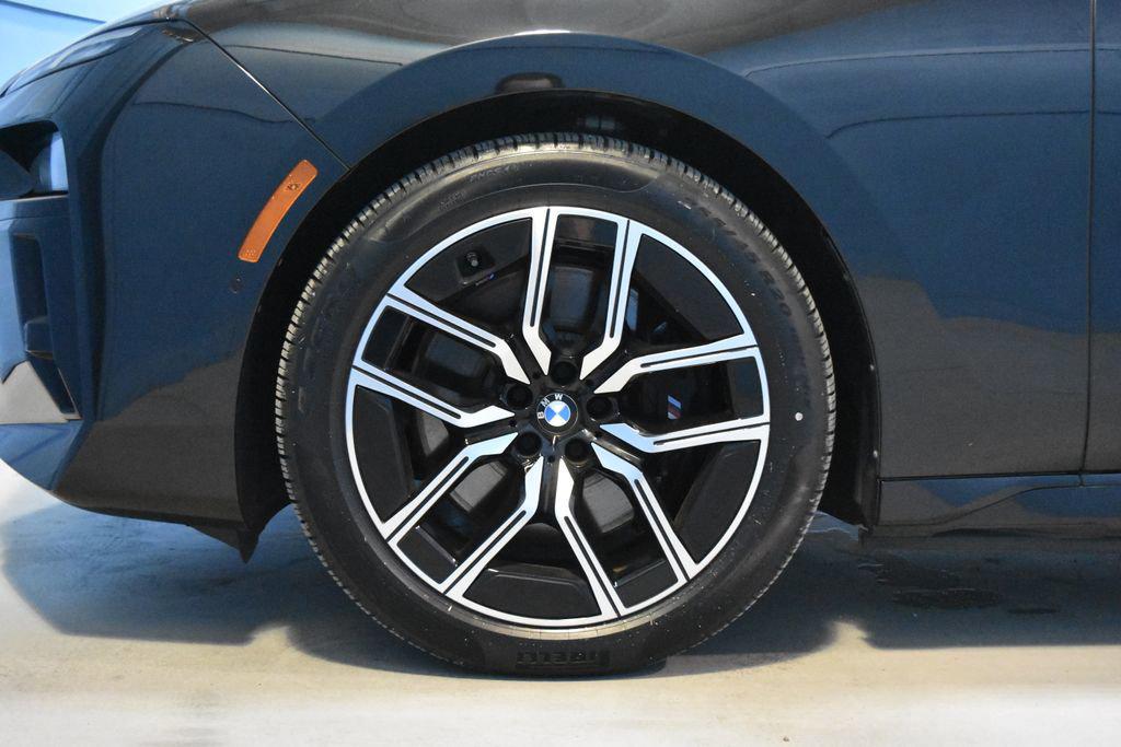 2024 BMW i7 Base - Photo 18