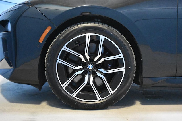 2024 BMW i7 Base - Photo 18