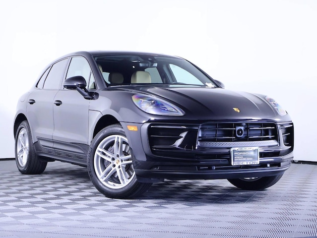 2026 Porsche Macan T - Photo 9