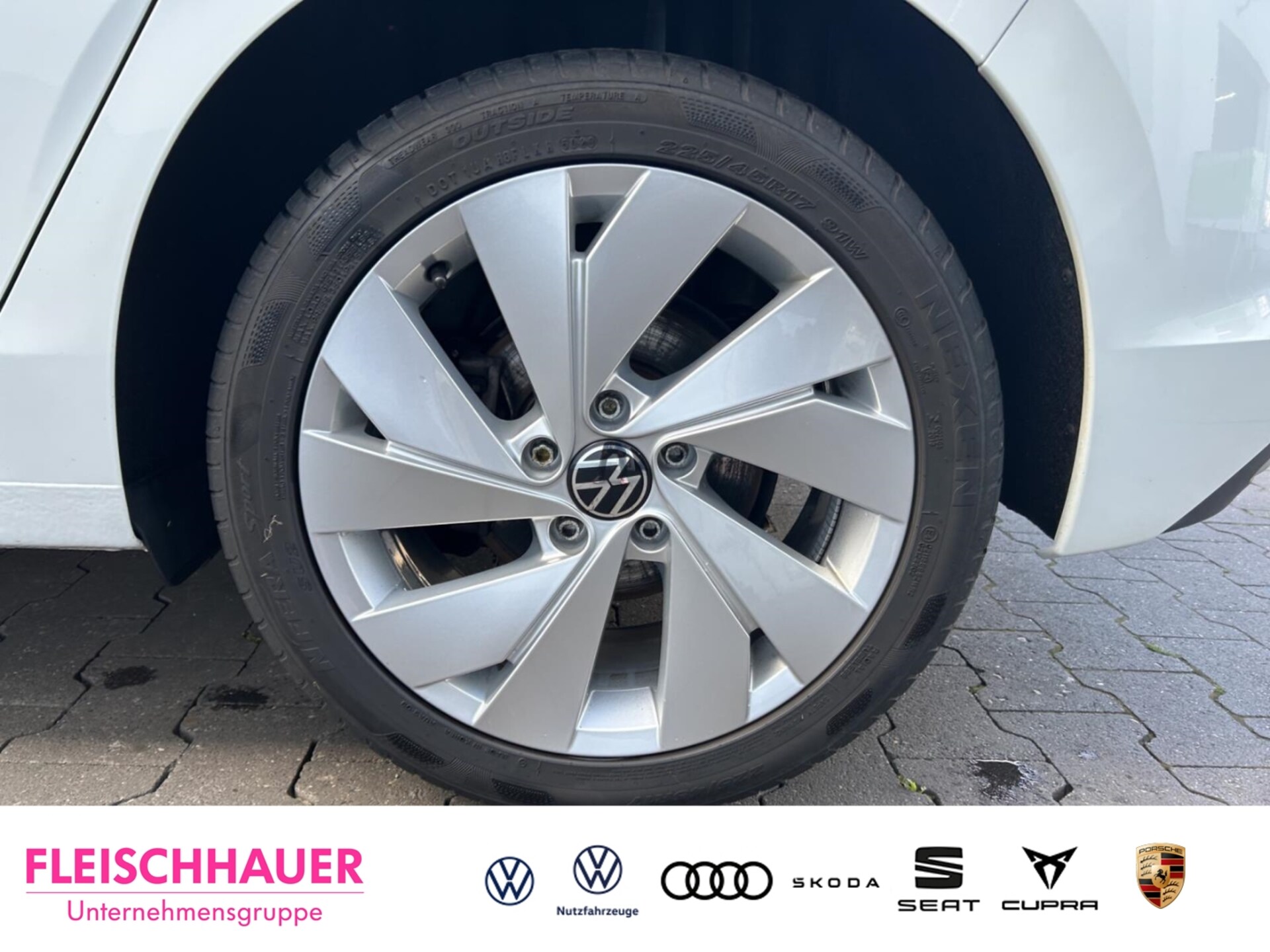 Volkswagen Golf Style