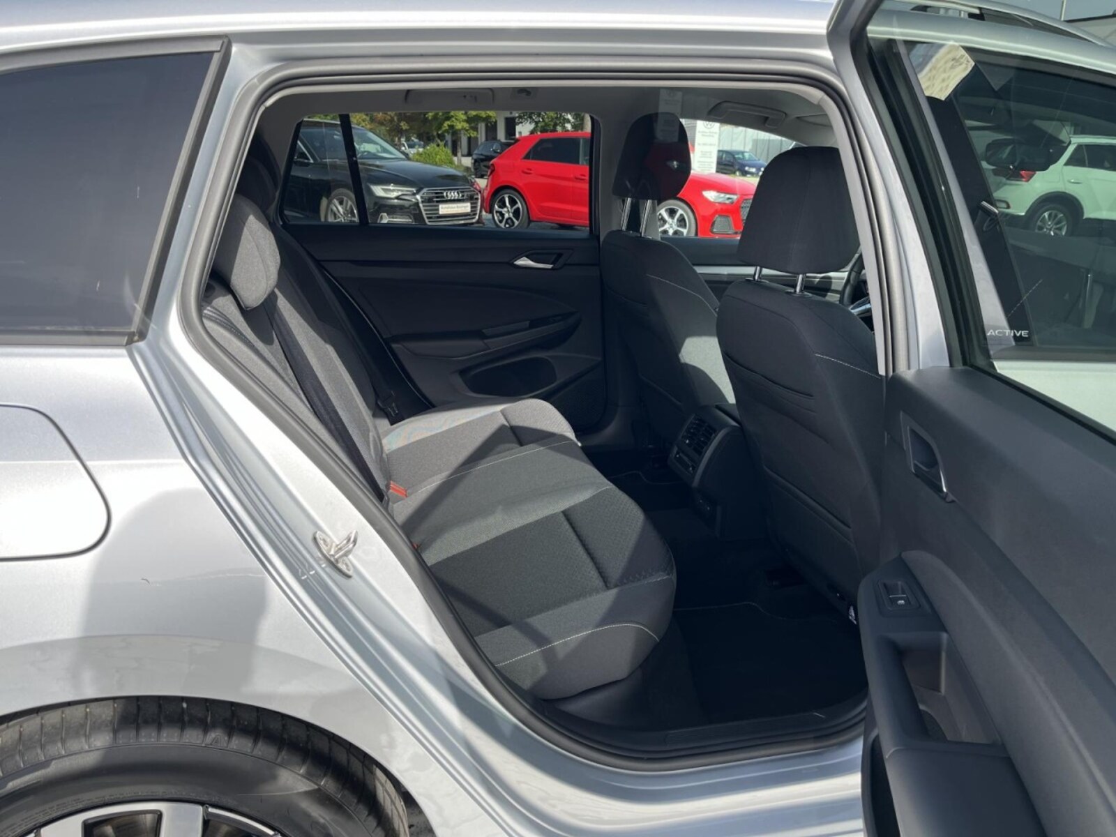 Volkswagen Golf Variant – Bild 9