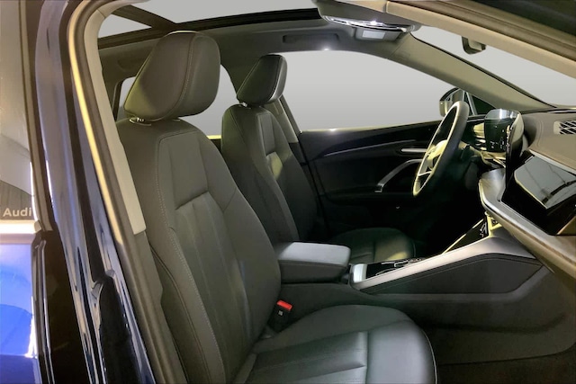 2025 Audi Q5 Premium - Photo 8