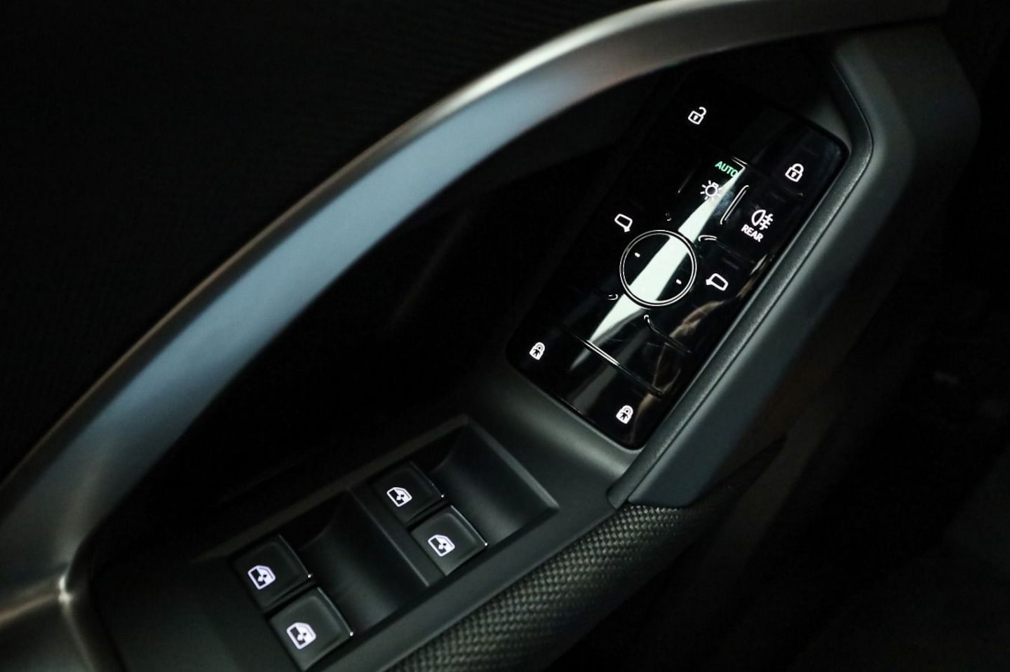Bild über Audi Q5 Sportback TDI quattro 150 kW S tronic - für weitere Informationen kontaktieren Sie den Audi Partner