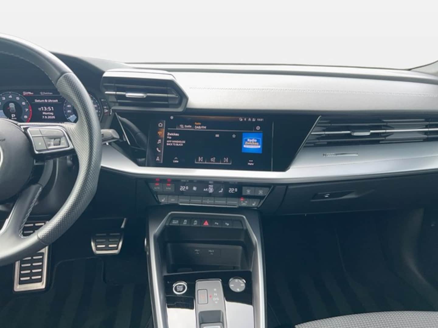 Bild über Audi A3 Sportback S line 35 TFSI S tronic - für weitere Informationen kontaktieren Sie den Audi Partner