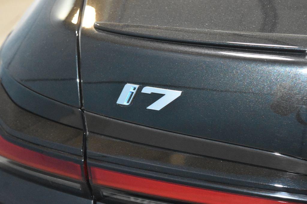 2024 BMW i7 Base - Photo 21