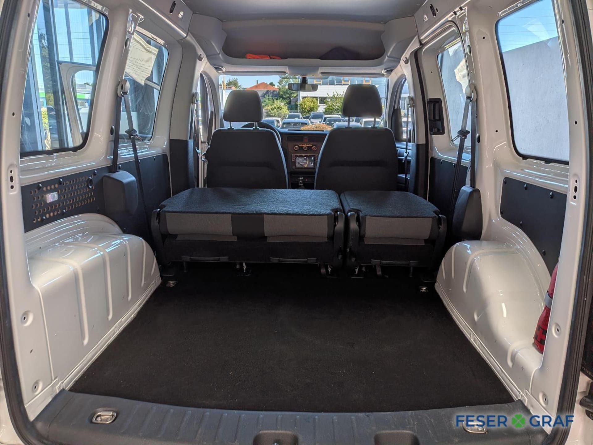 Volkswagen Caddy Kombi Basis-Modell