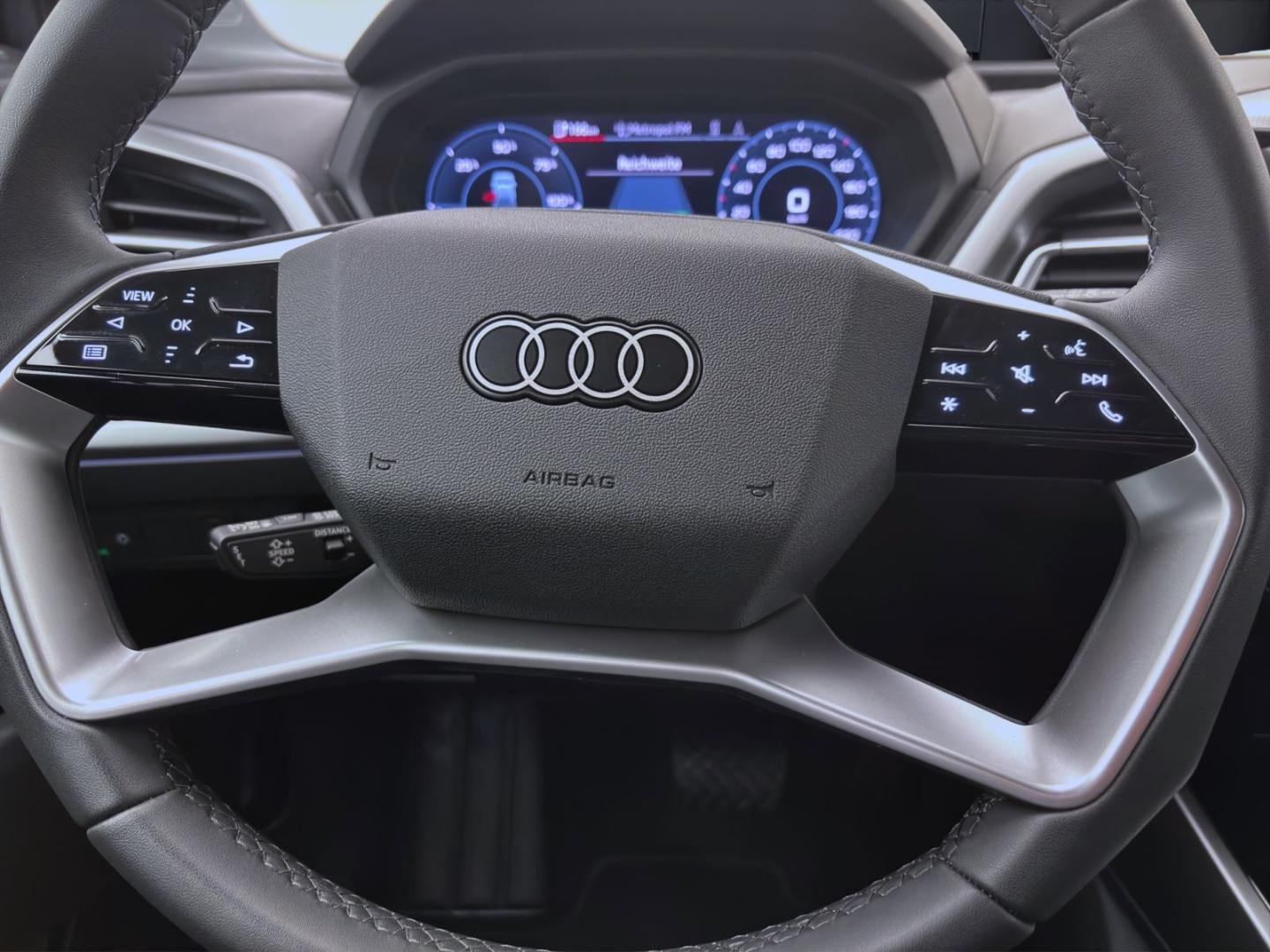 Bild über Audi Q4 e-tron 40 e-tron - für weitere Informationen kontaktieren Sie den Audi Partner