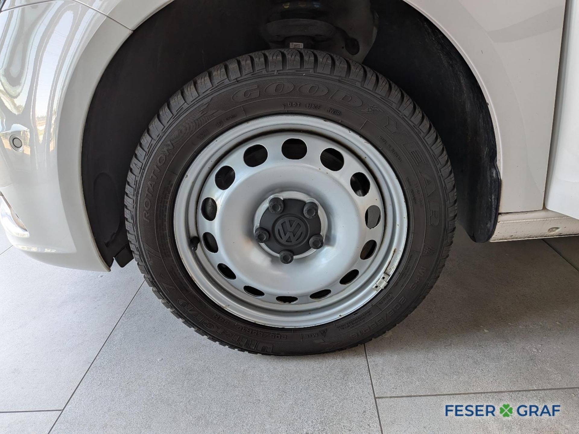 Volkswagen Caddy Kombi Basis-Modell