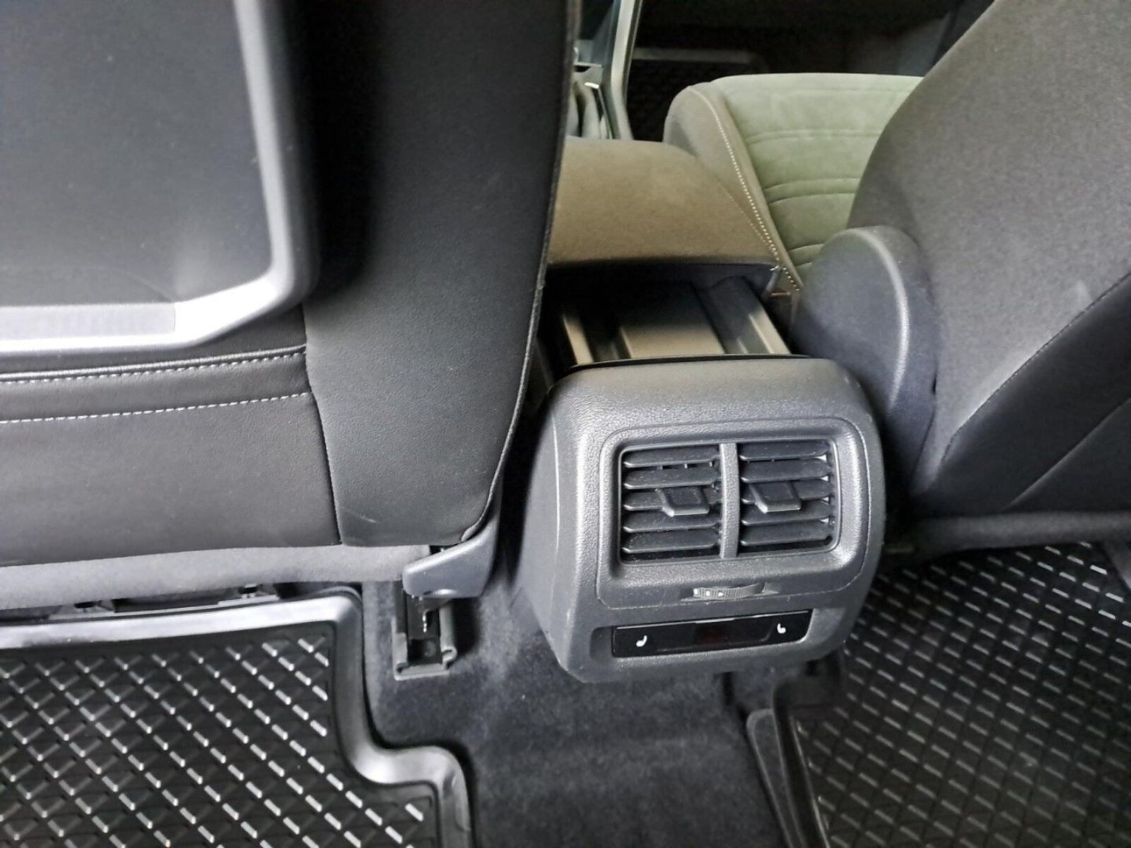 Volkswagen Touran – Bild 17