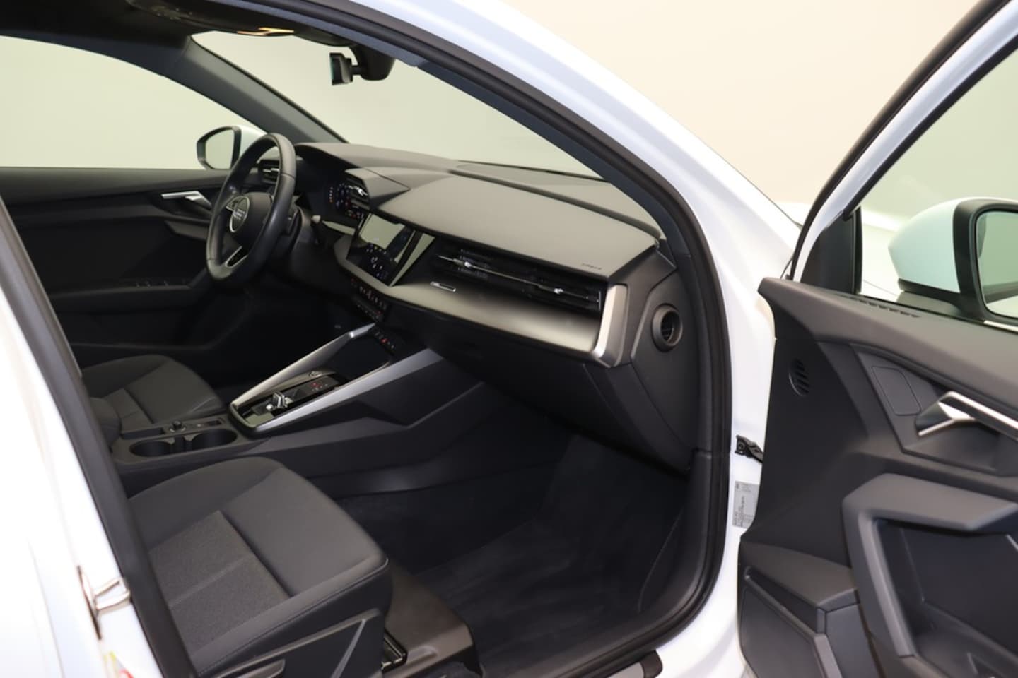 Bild über Audi A3 Sportback S line 30 TFSI S tronic - für weitere Informationen kontaktieren Sie den Audi Partner