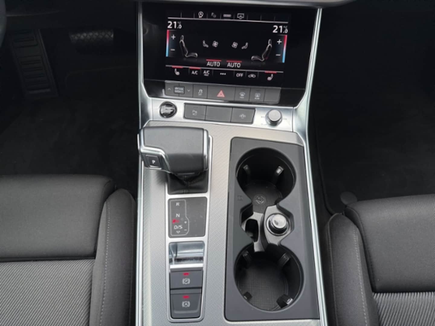 Bild über Audi A6 Avant sport 45 TFSI quattro S tronic - für weitere Informationen kontaktieren Sie den Audi Partner