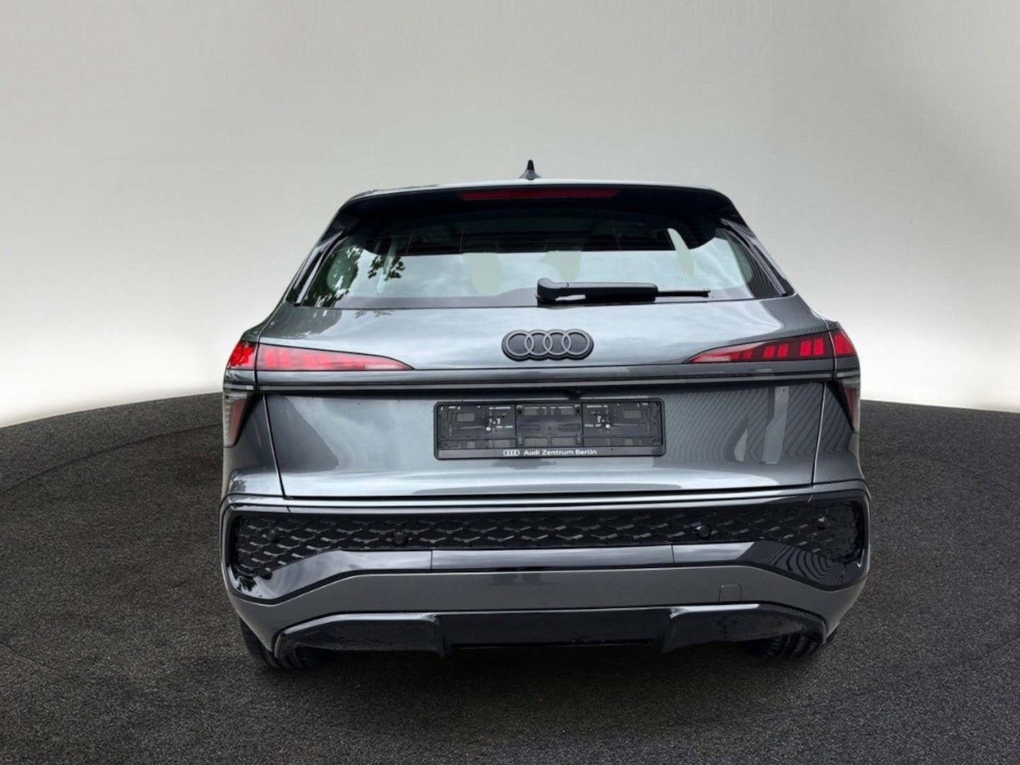 Bild über Audi Q3 SUV e-hybrid e-hybrid 200 kW S tronic - für weitere Informationen kontaktieren Sie den Audi Partner