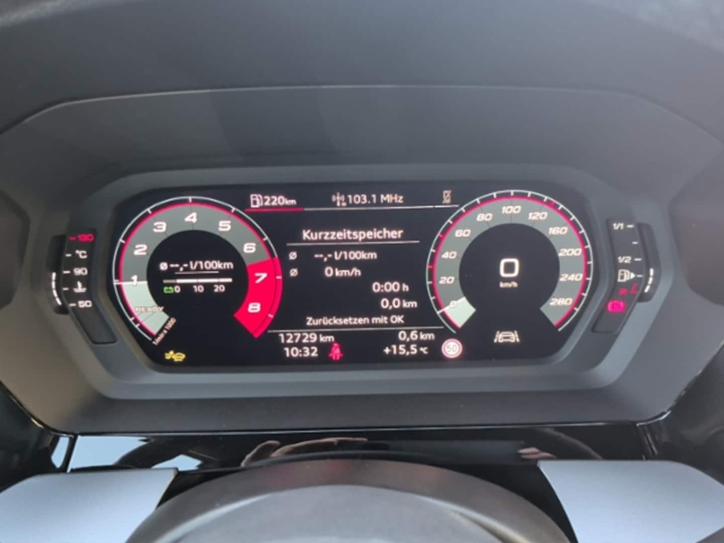 Bild über Audi A3 Sportback advanced 35 TFSI Schaltgetriebe - für weitere Informationen kontaktieren Sie den Audi Partner