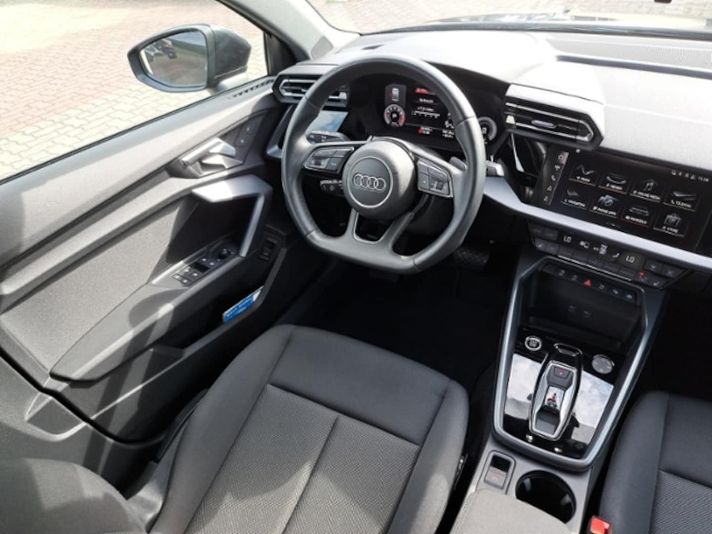 Bild über Audi A3 Limousine advanced 35 TFSI S tronic - für weitere Informationen kontaktieren Sie den Audi Partner