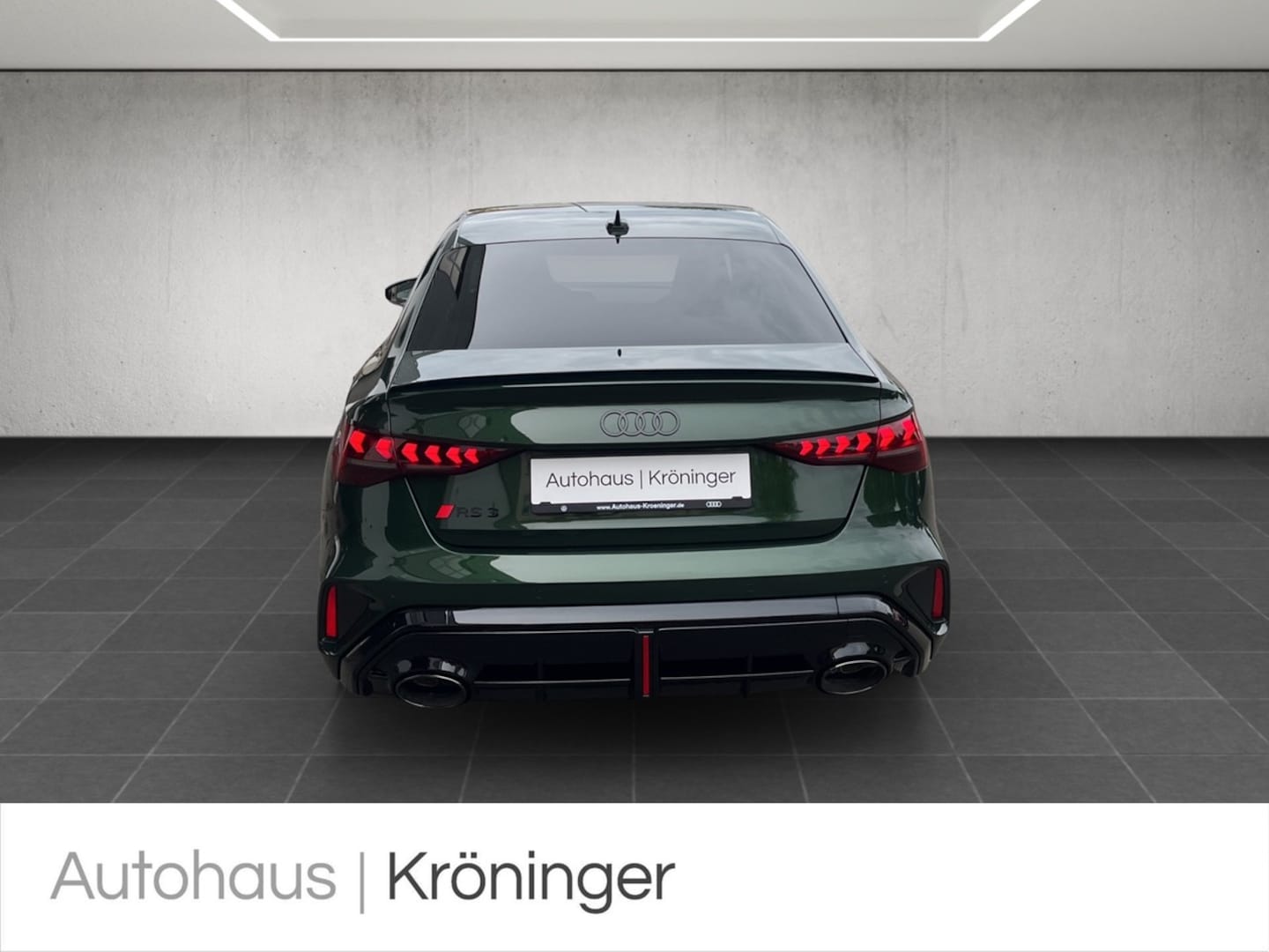 Bild über Audi RS 3 Limousine TFSI quattro S tronic - für weitere Informationen kontaktieren Sie den Audi Partner