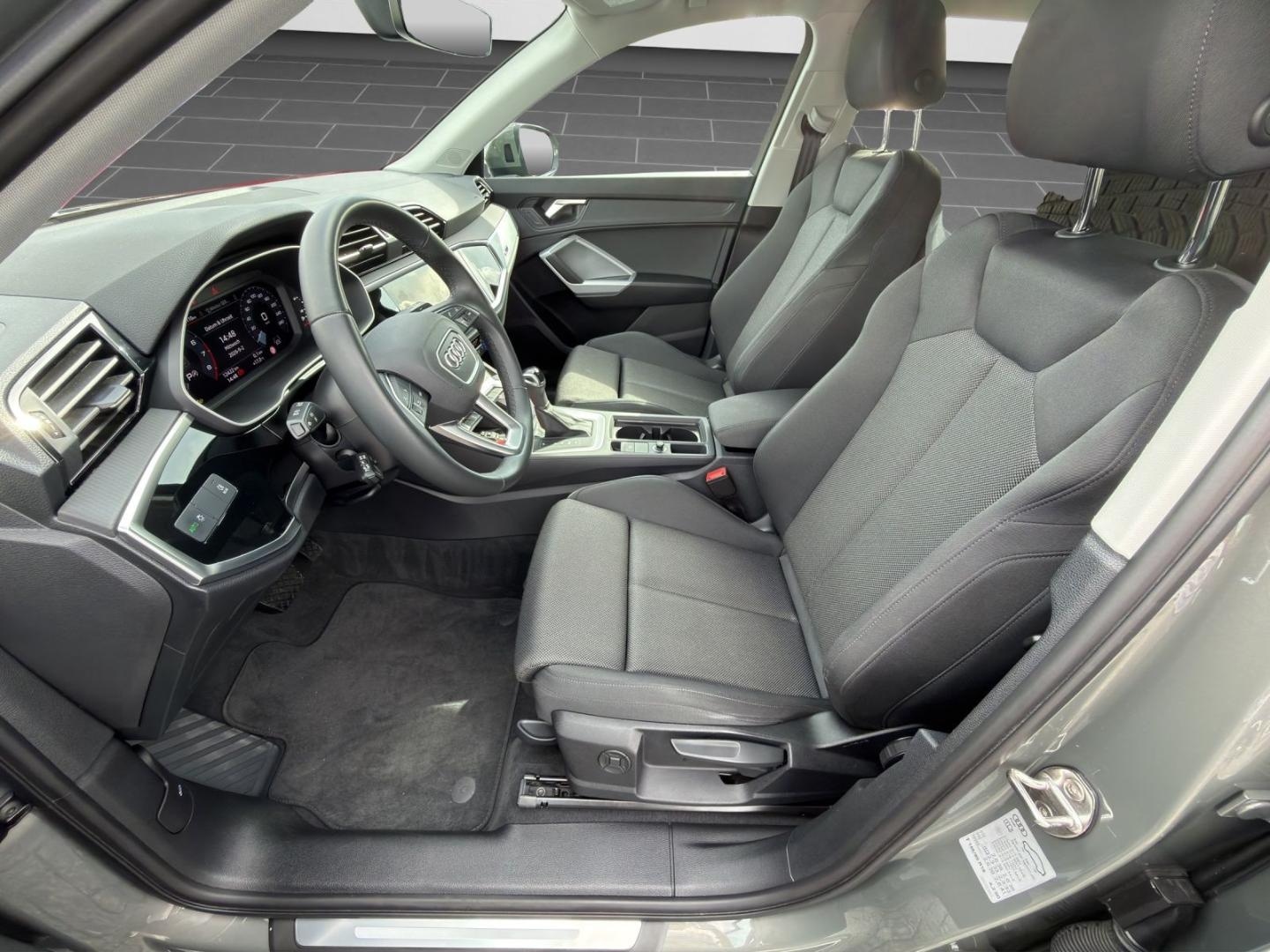 Bild über Audi Q3 advanced 35 TFSI S tronic - für weitere Informationen kontaktieren Sie den Audi Partner