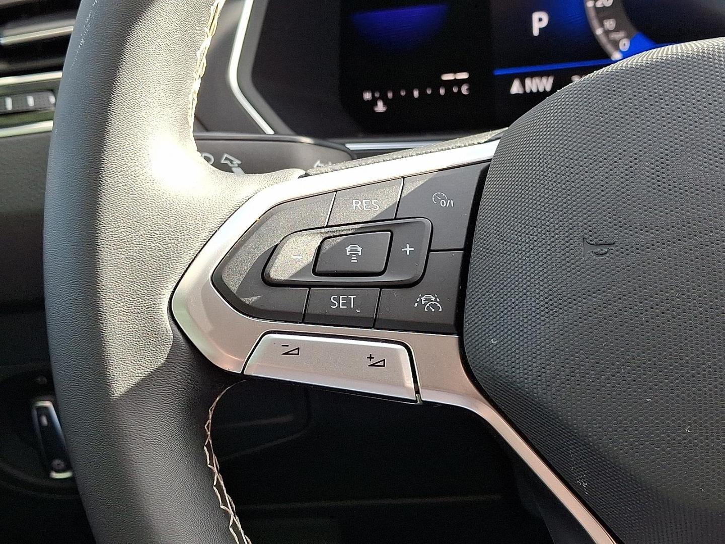 2022 Volkswagen Tiguan SE - Photo 20