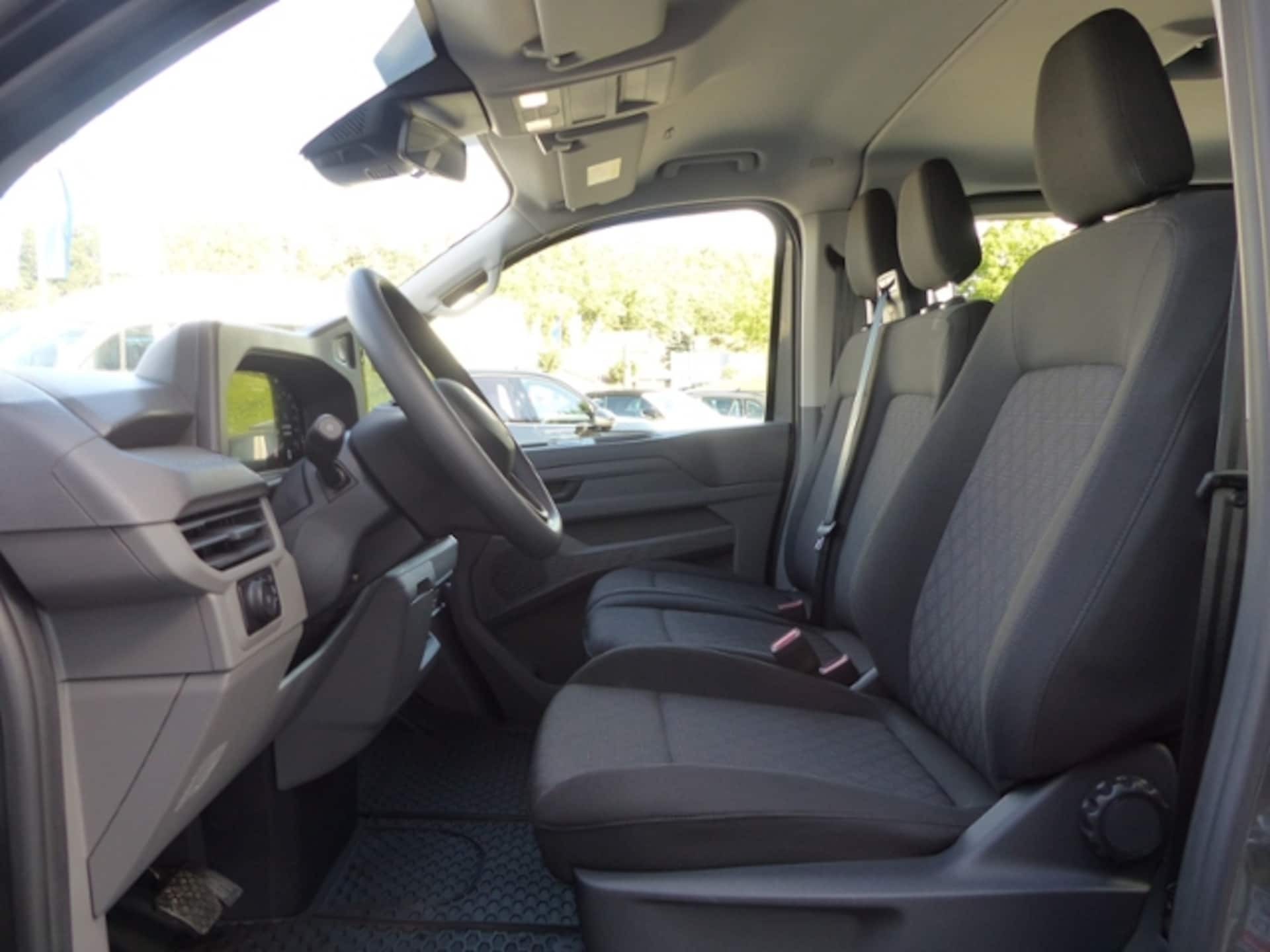 Volkswagen Transporter Kombi kurzer Radstand