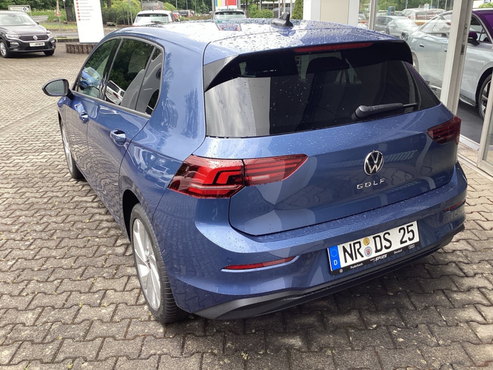 Volkswagen Golf Life