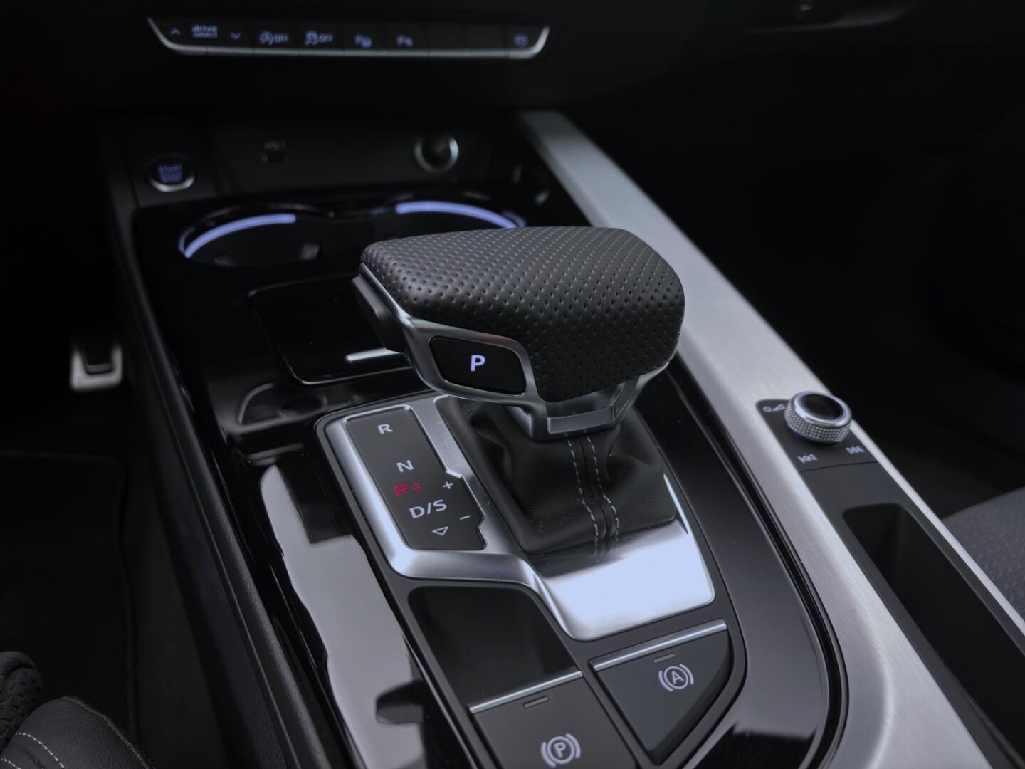 Image about Audi A4 Avant advanced 40 TFSI quattro S tronic