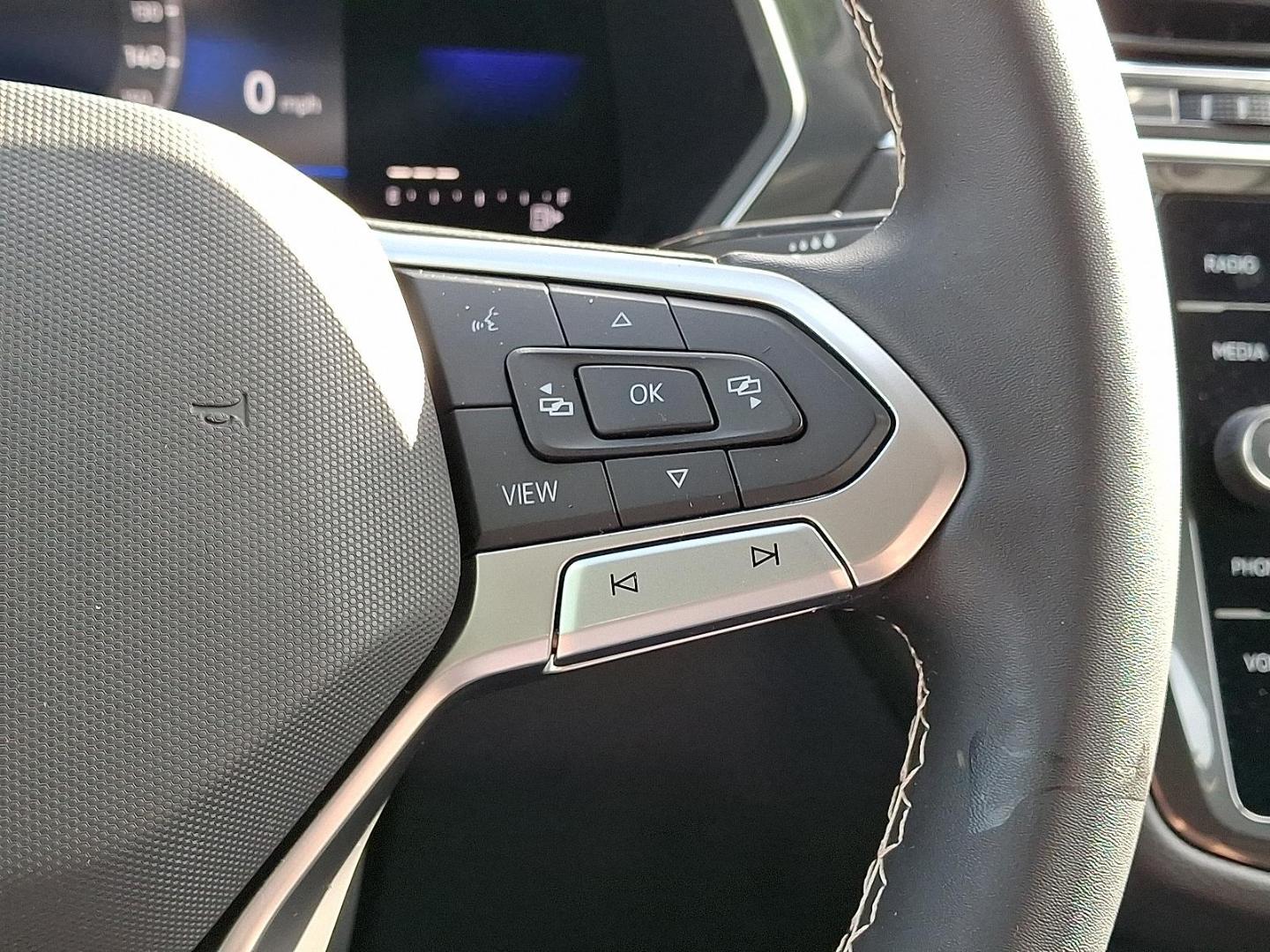 2022 Volkswagen Tiguan SE - Photo 21