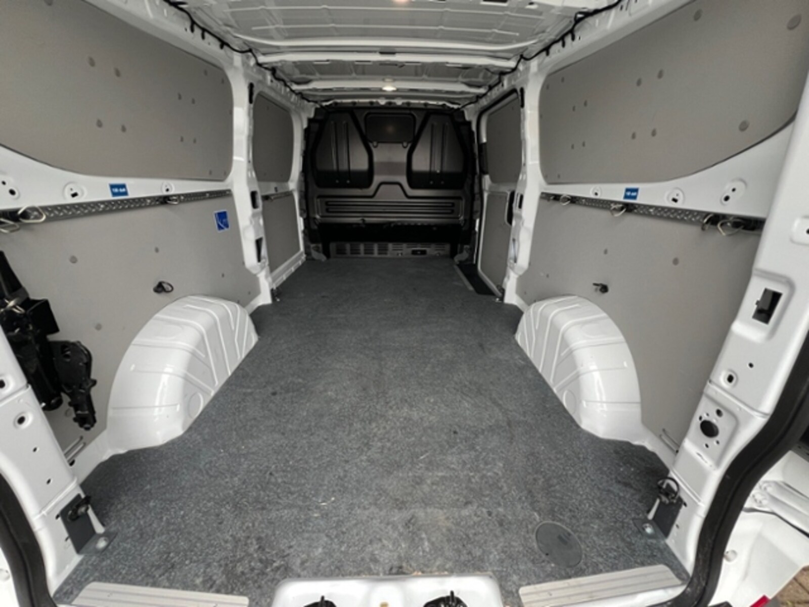 Volkswagen Transporter Kasten langer Radstand – Bild 8