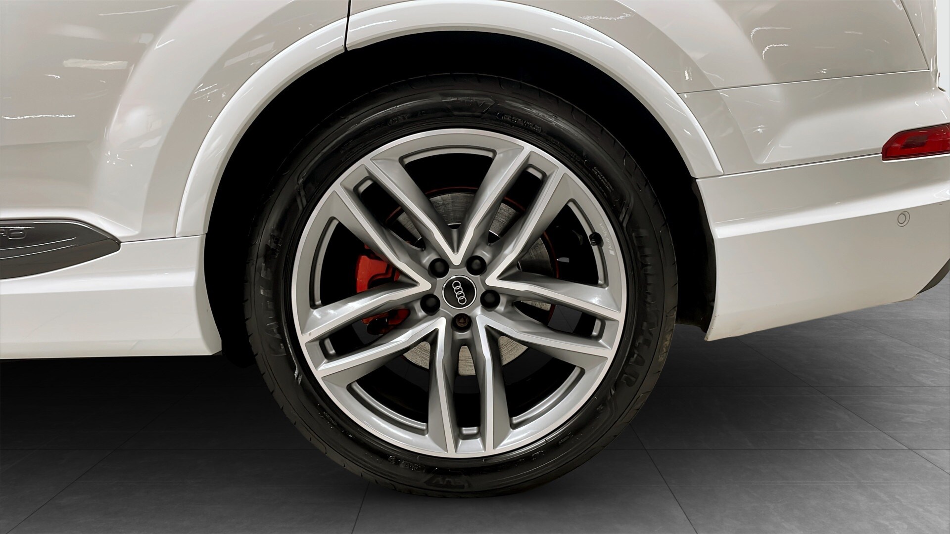Bild som visar&nbsp;Audi Q7&nbsp;Q7 50 TDI quattro S line 286 hk tiptronic - för mer information kontakta din Audi Partner